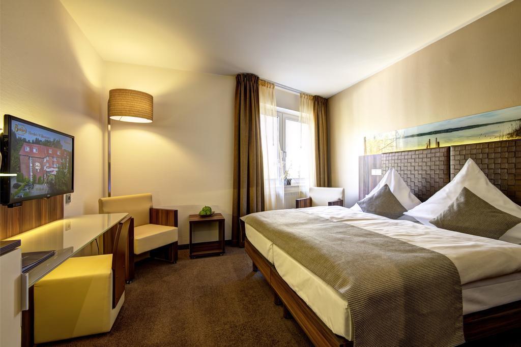 Hotel Am Badepark باد سفيشنآن الغرفة الصورة